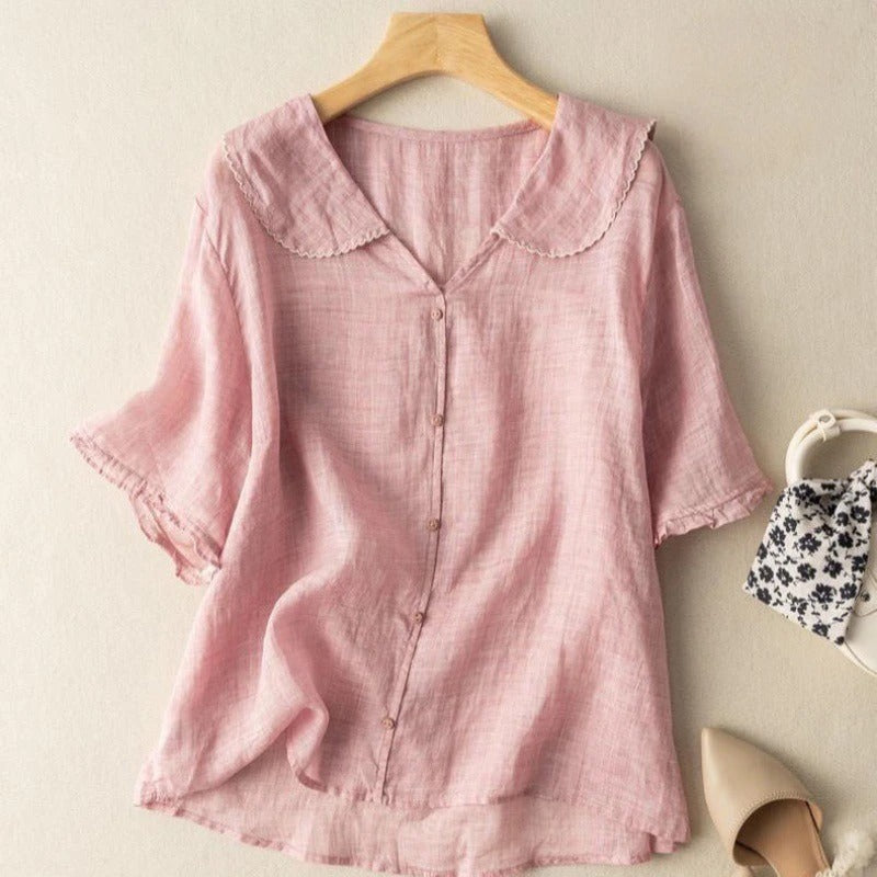 Blouse | Classic vintage style with button accents