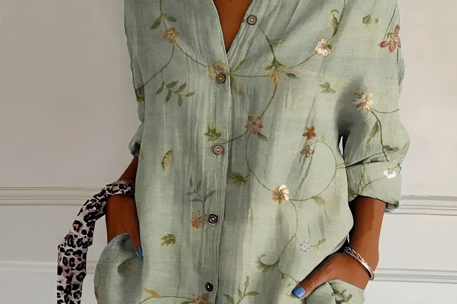 Elegant Everyday Blouse with Breathable Fabric & Fluid Fit for All-Day Comfort 2
