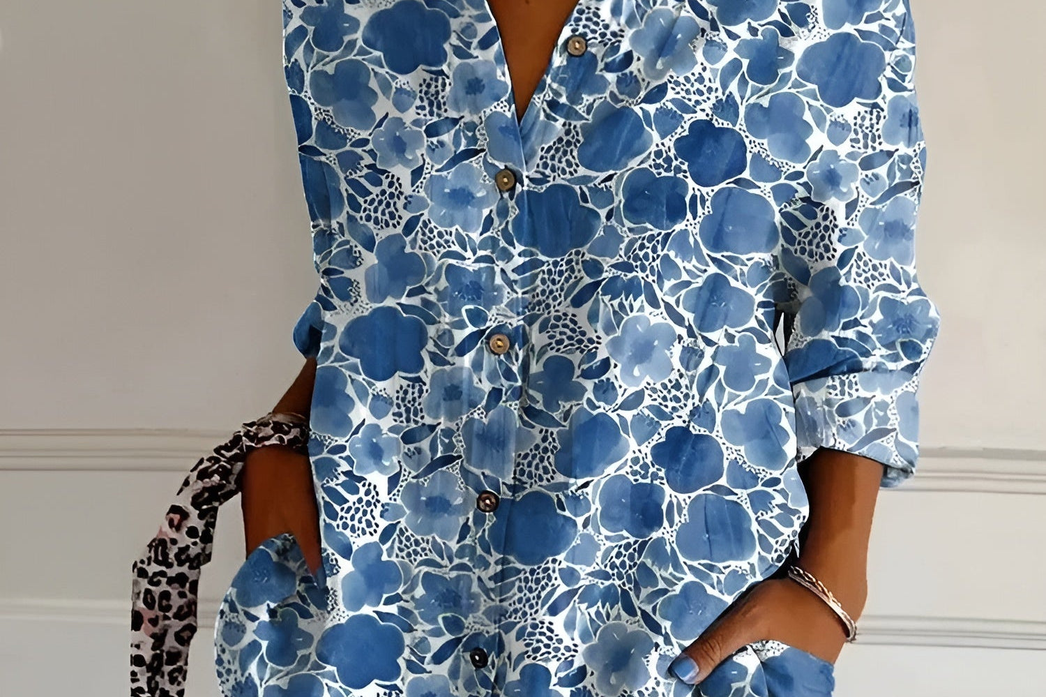 Elegant Everyday Blouse with Breathable Fabric & Fluid Fit for All-Day Comfort 5