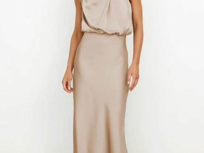 Evening Dress | Elegant Halterneck Plus Size Formal Gown | Flattering Flowing Silhouette 3