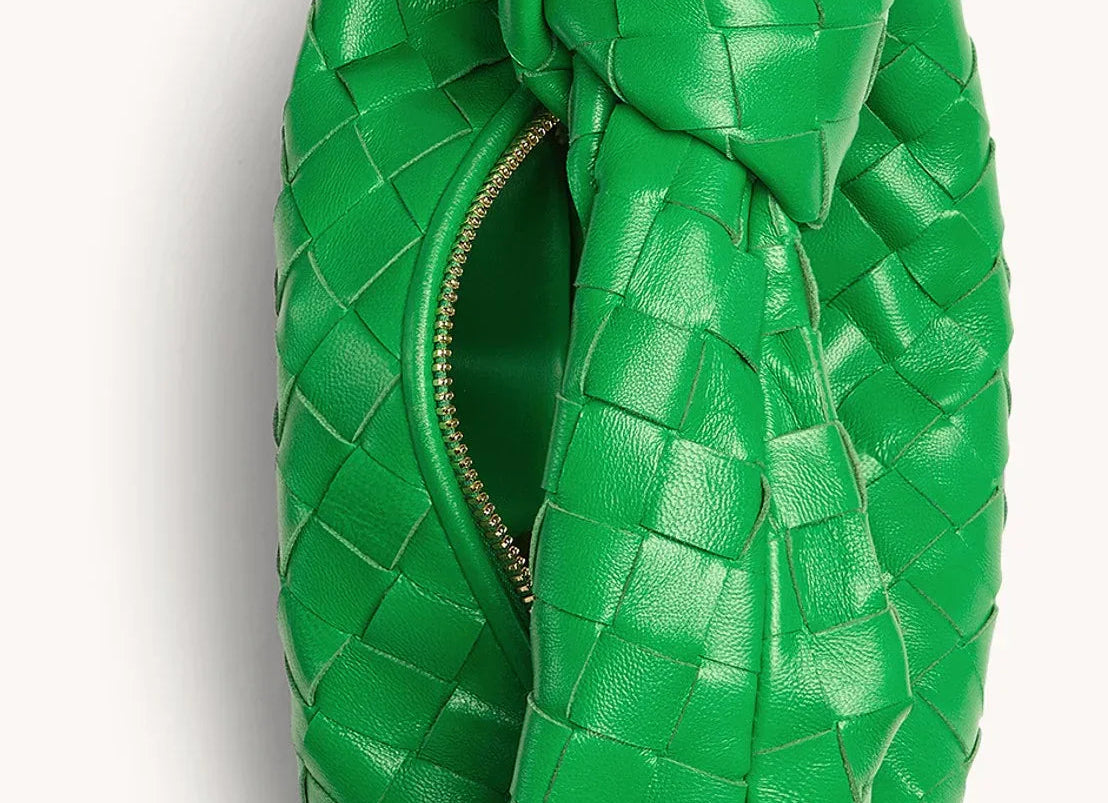 Handbag | Elegant Everyday Accessory | Timeless Functional Design 2