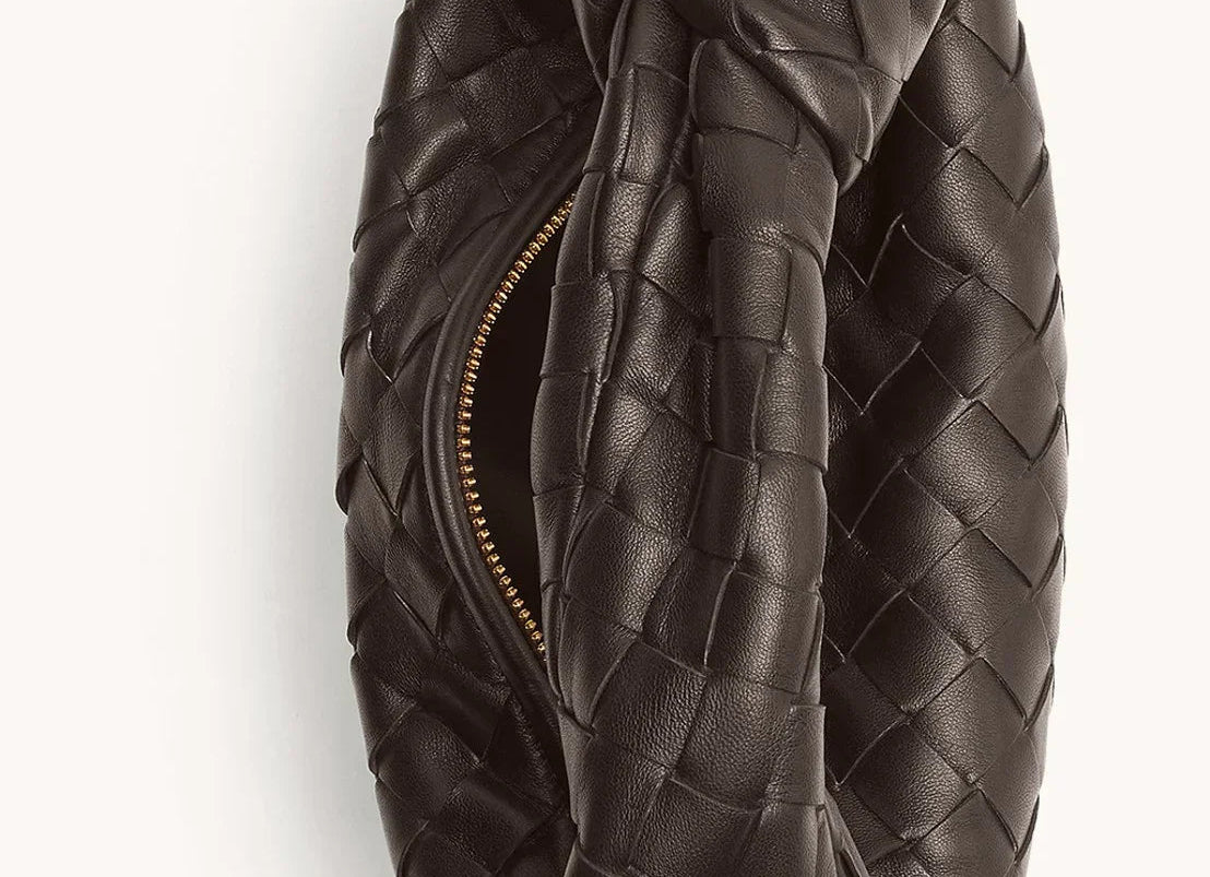 Handbag | Elegant Everyday Accessory | Timeless Functional Design 5