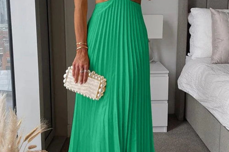 Midi Dress | Elegant Floral Midi Dress with Pleated Skirt and V-Neck 3