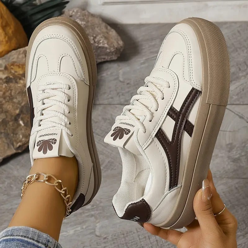 Ladies Retro Sneakers with Comfort Sole