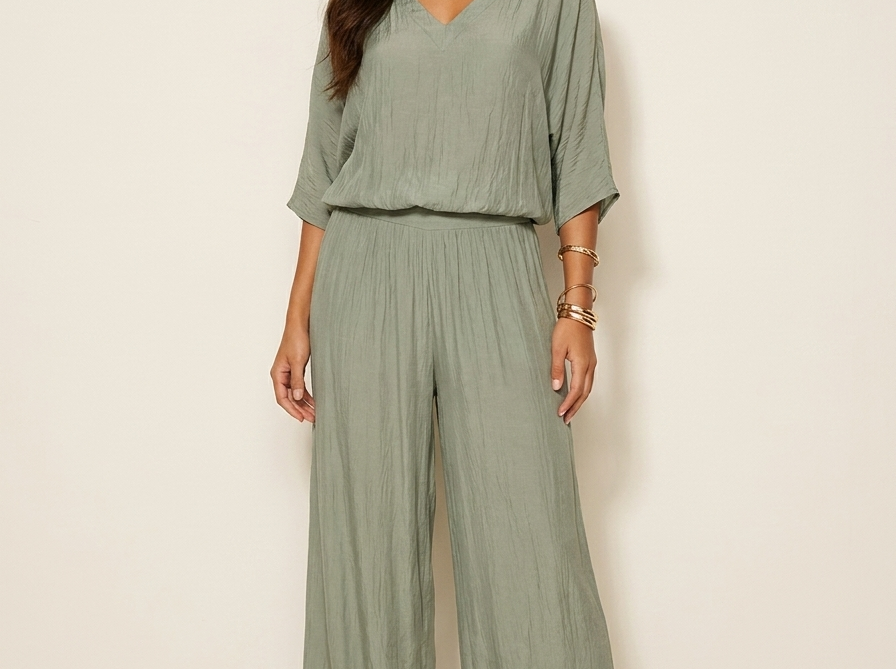 Two-Piece Set | Elegant V-Neck Top with Wide Trousers 8