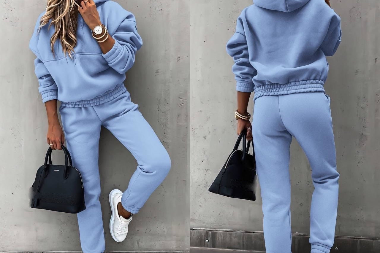 Beth - Women's Two-Piece Jogging Set with Tapered Joggers - Blue