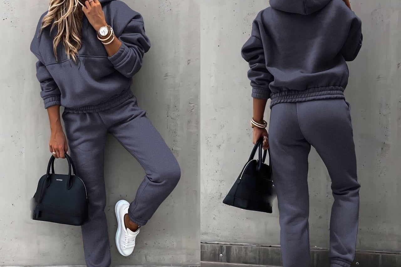 Beth - Women's Two-Piece Jogging Set with Tapered Joggers - Dark Gray