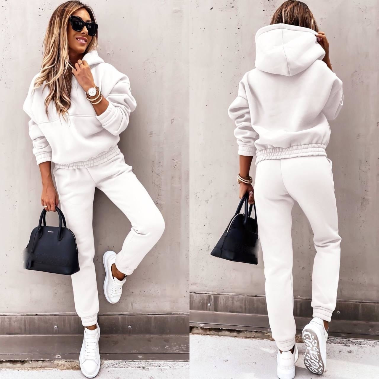 Beth - Women's Two-Piece Jogging Set with Tapered Joggers - White