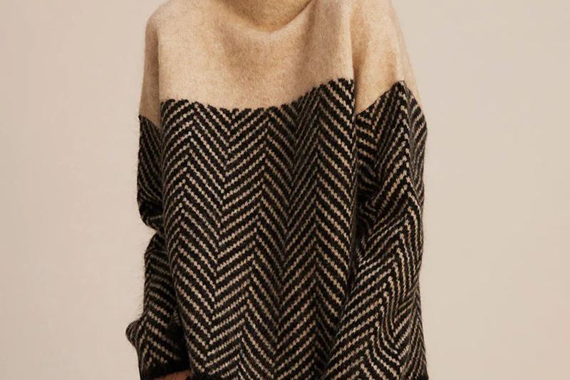 Caoimhe - Women's Soft Cashmere-Blend Turtleneck Sweater - Beige