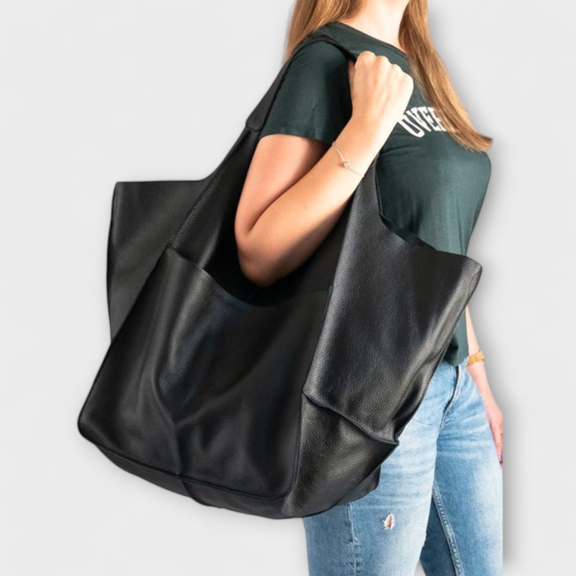 Dorte - Women's Oversized Leather Weekender Bag