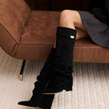 Noirenne Boots - model view
