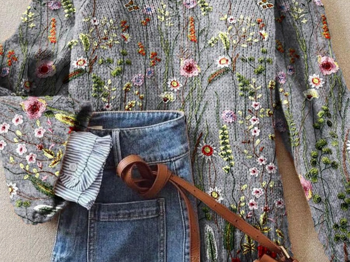 Galina - Women's Ribbed Crew Neck Sweater with Embroidered Flowers - Multi
