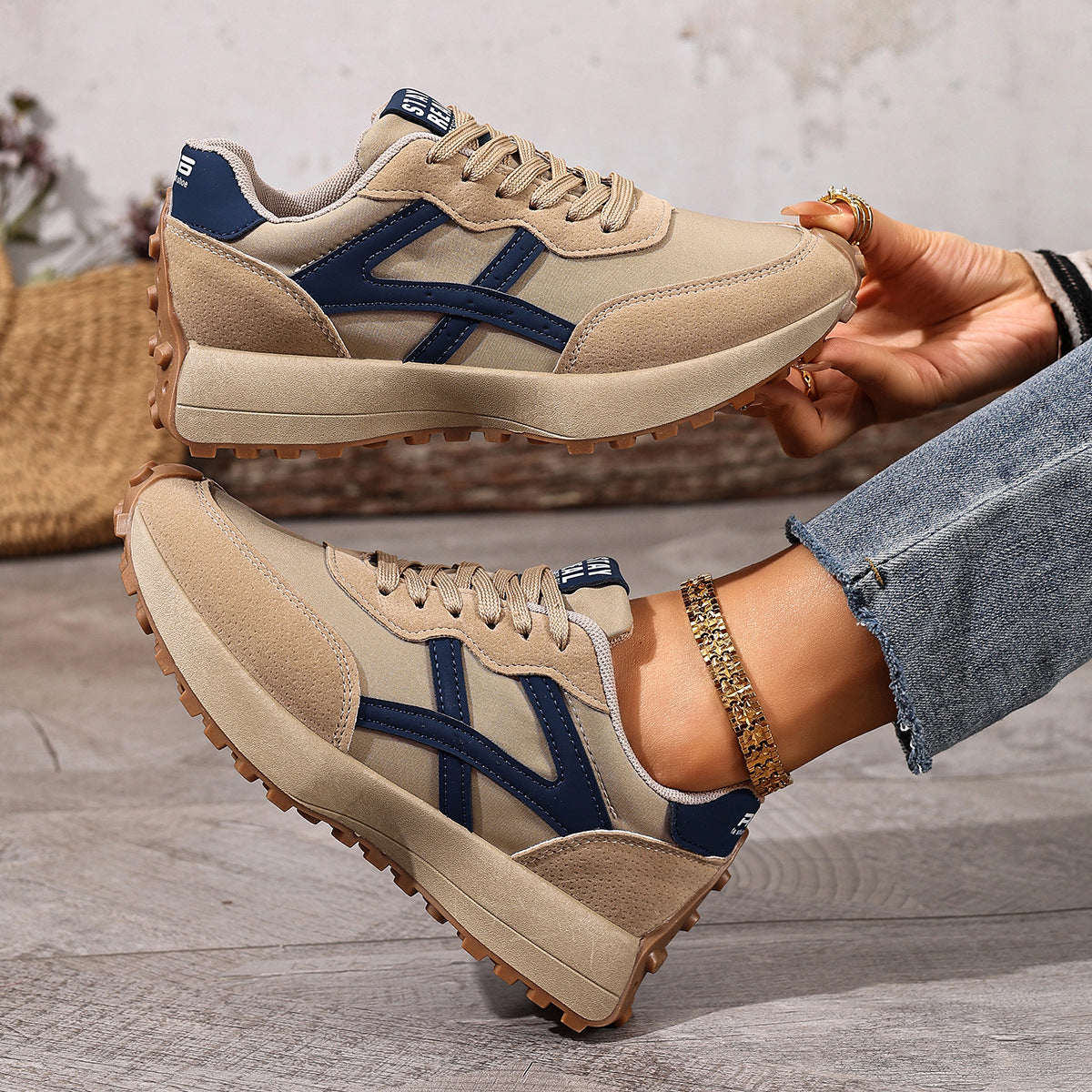 Geneva - Women's Lightweight Cushioned Walking Sneakers