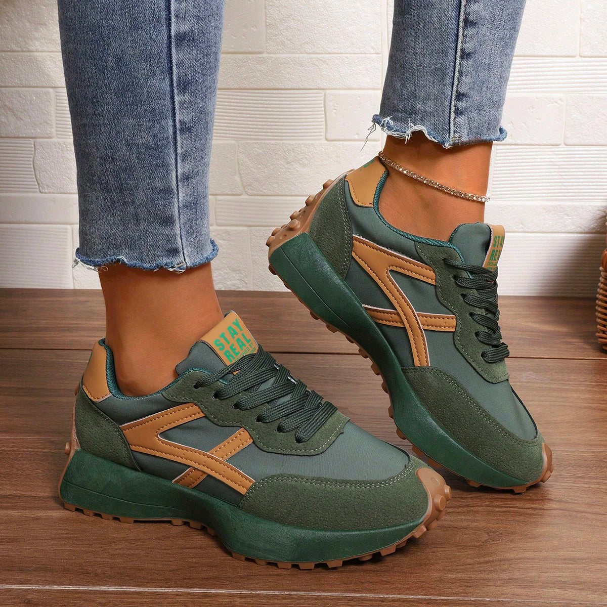 Geneva - Women's Lightweight Cushioned Walking Sneakers