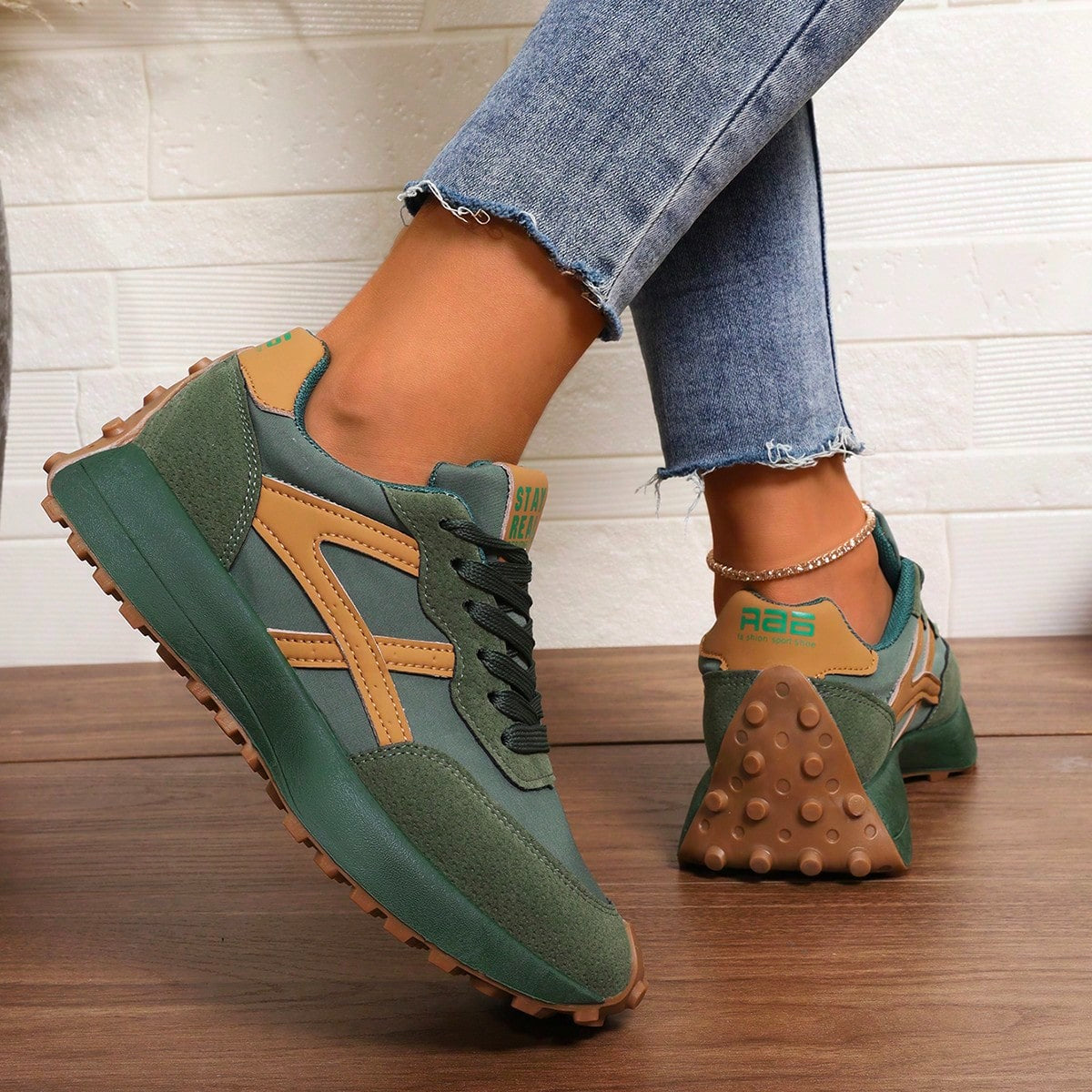 Geneva - Women's Lightweight Cushioned Walking Sneakers