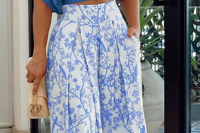 Genevra - Women's Cropped Shirt and Printed Wide-Leg Pants Set - Blue
