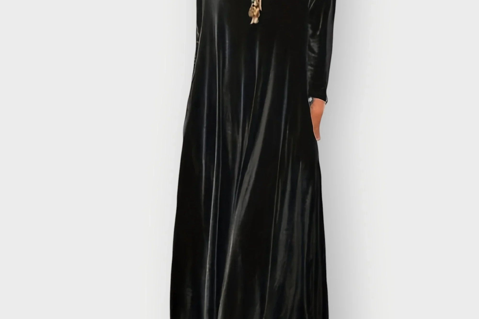 Gwenda - Women's Long Sleeve Velvet Maxi Dress - Black