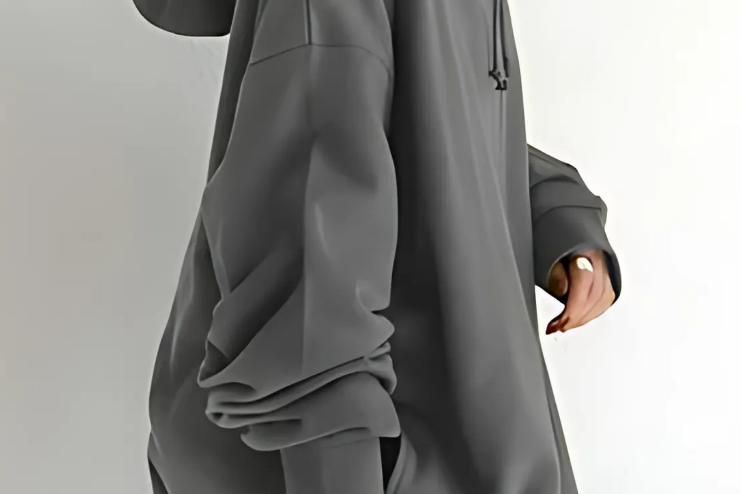Lilo - Women's Relaxed Hoodie with Deep Side Pockets