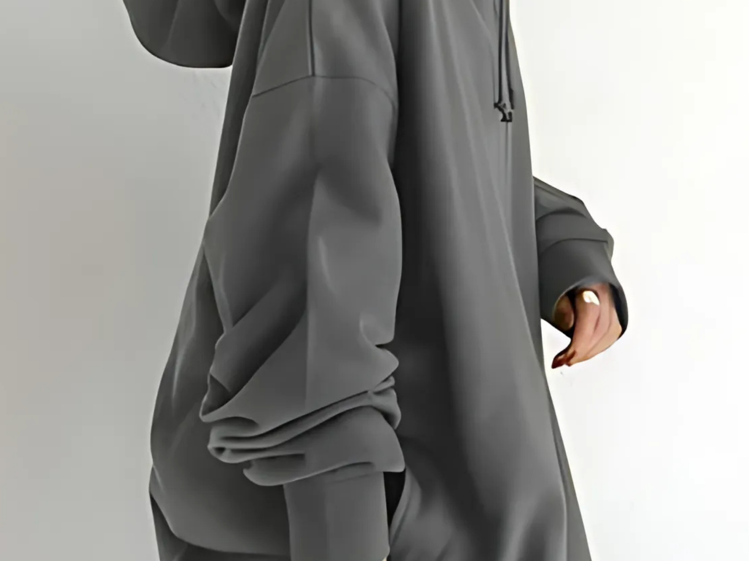 Lilo - Women's Relaxed Hoodie with Deep Side Pockets