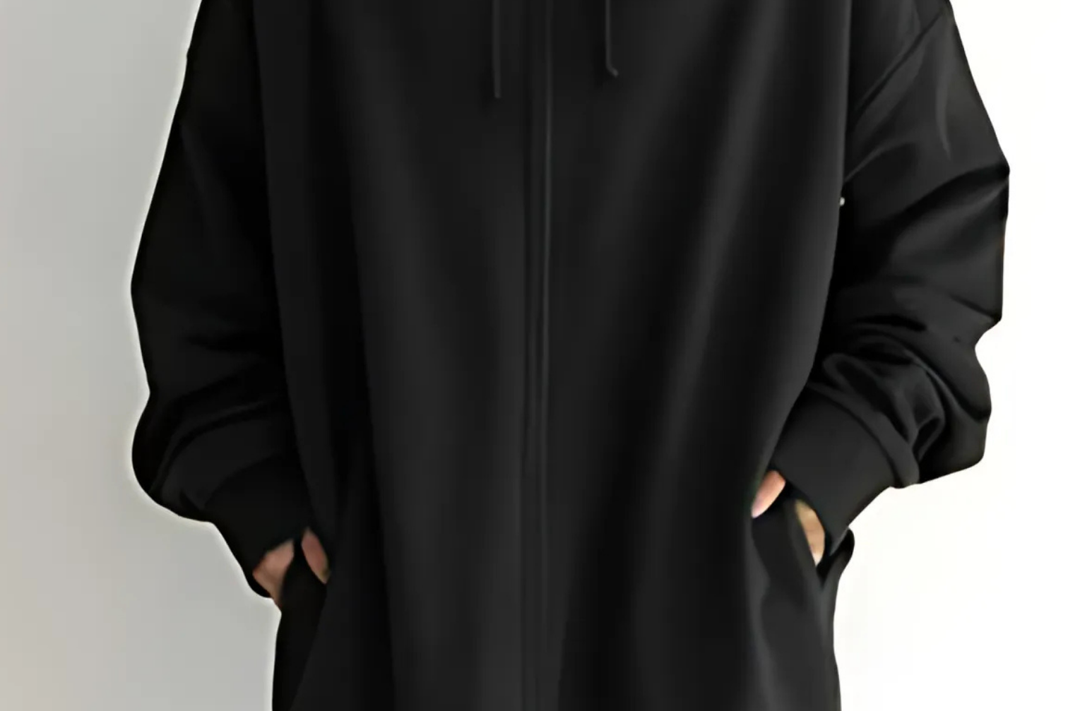 Lilo - Women's Relaxed Hoodie with Deep Side Pockets - Black