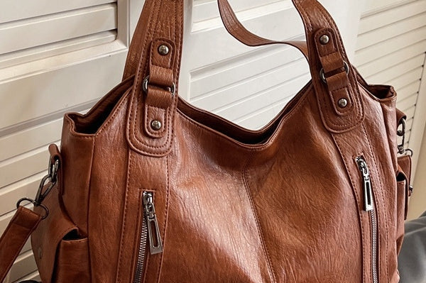 Nanna - Women's Zip-Up Leather Hobo Bag - Brown