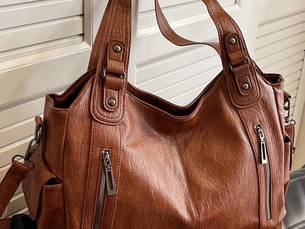 Nanna - Women's Zip-Up Leather Hobo Bag - Brown