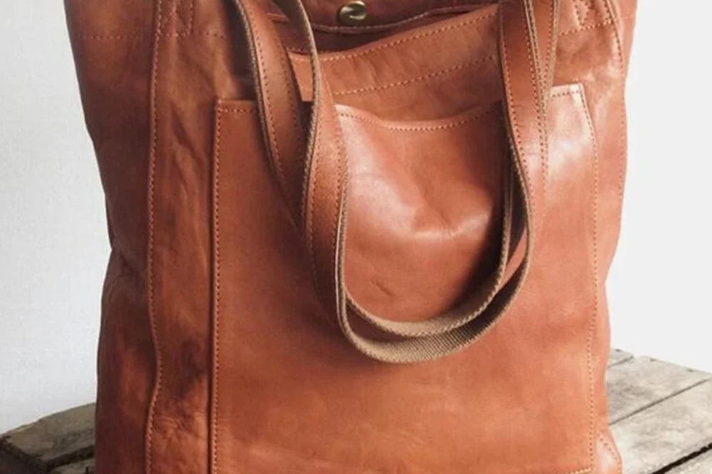 Sanne - Women's Leather Tote Bag with Front Pocket - Brown
