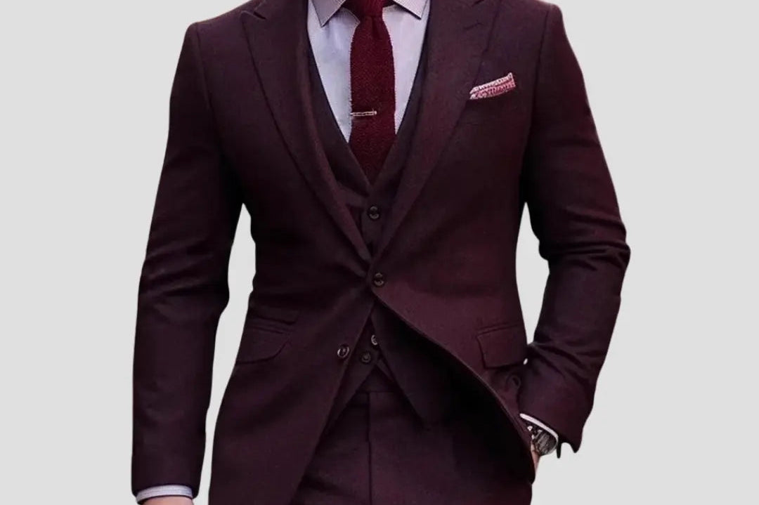 Simon - Men's Slim Fit Three-Piece Groomsmen Suit with Waistcoat - Burgundy