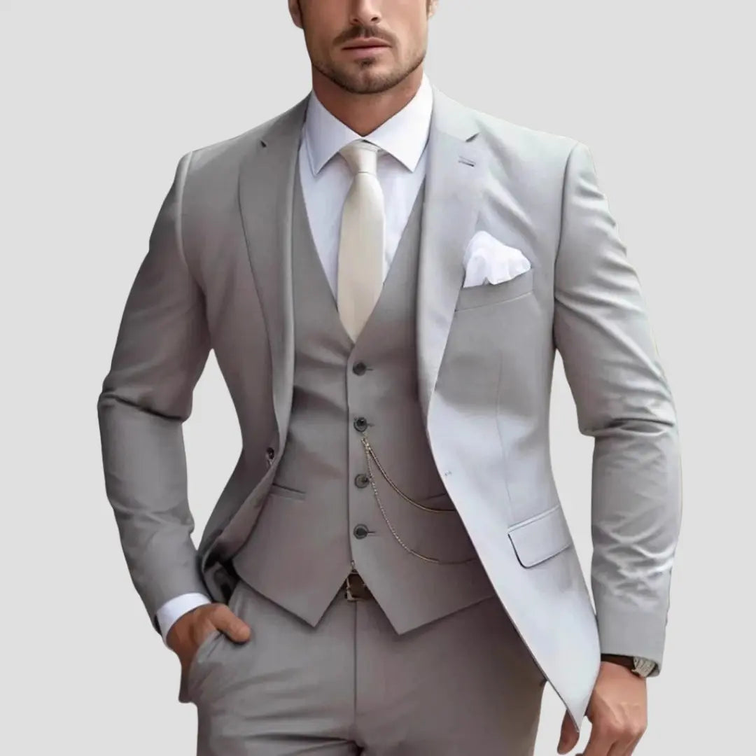Simon - Men's Slim Fit Three-Piece Groomsmen Suit with Waistcoat - Light Gray